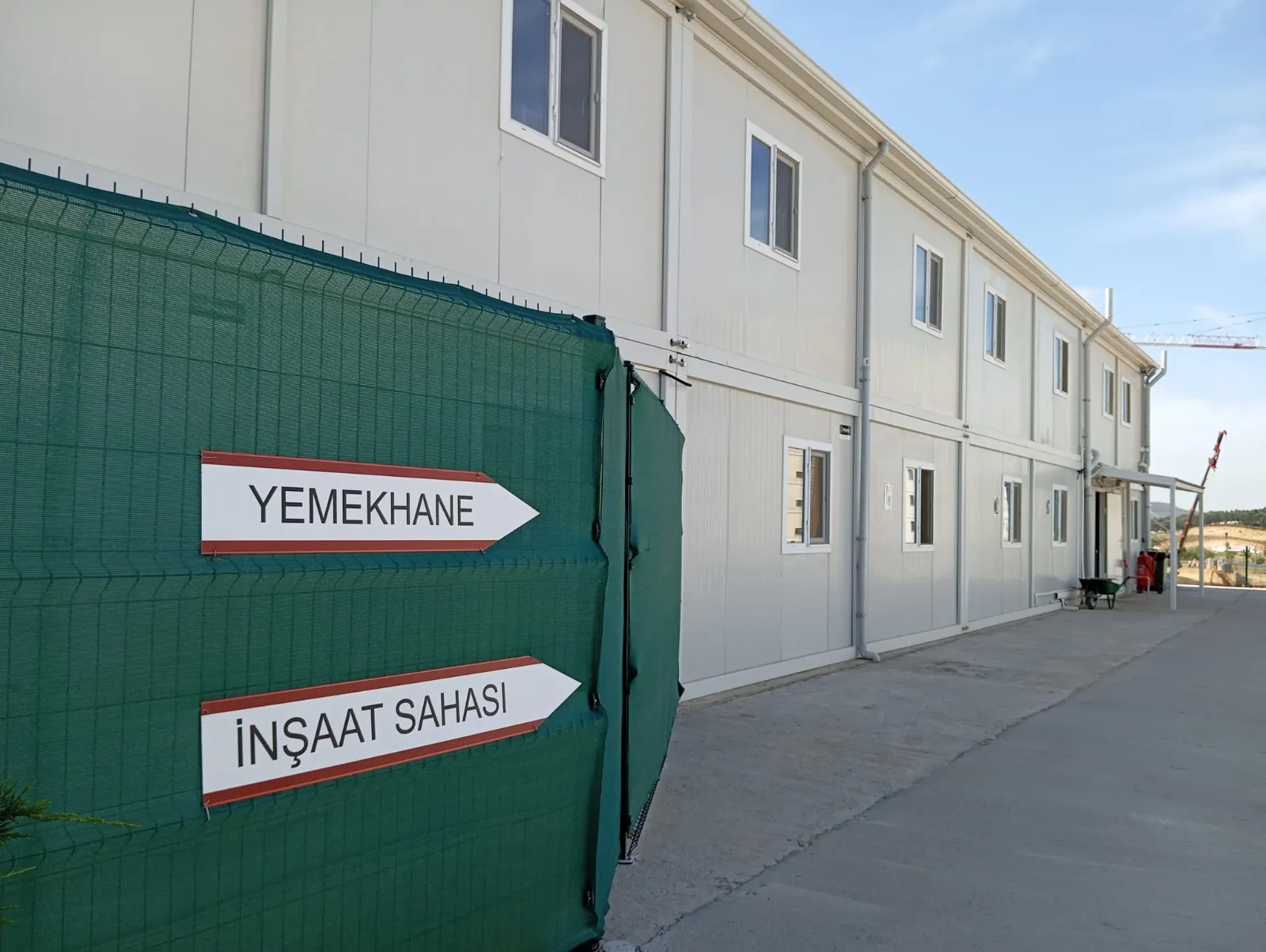 Prefabrik yemekhane montaj sürecinden sahne